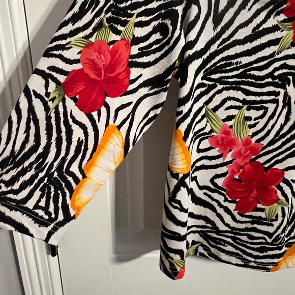 #1127. Christina Hope Petite 3/4 Sleeve Floral/Striped print Shirt w/Keyhole. Lg - Picture 5 of 8